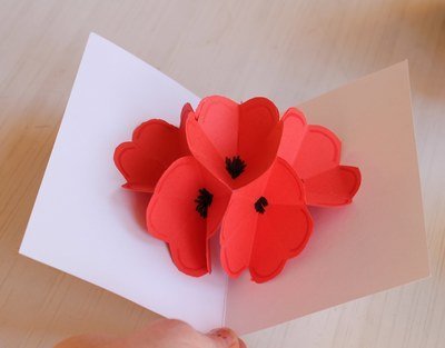 DIY: een papieren Moederdag bloemenkaart maken (Do It Yourself)