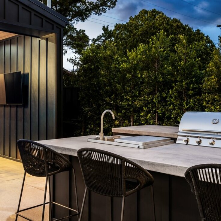 Koken in de open lucht vraagt om meer dan een barbecue (Buitenkeuken)